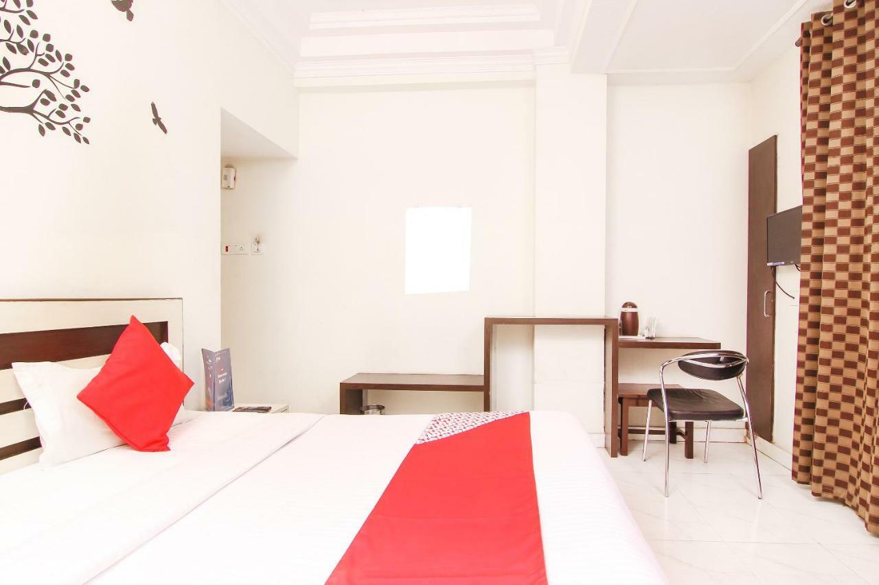 Oyo 14345 Hotel Panchsheel Bénarès Extérieur photo