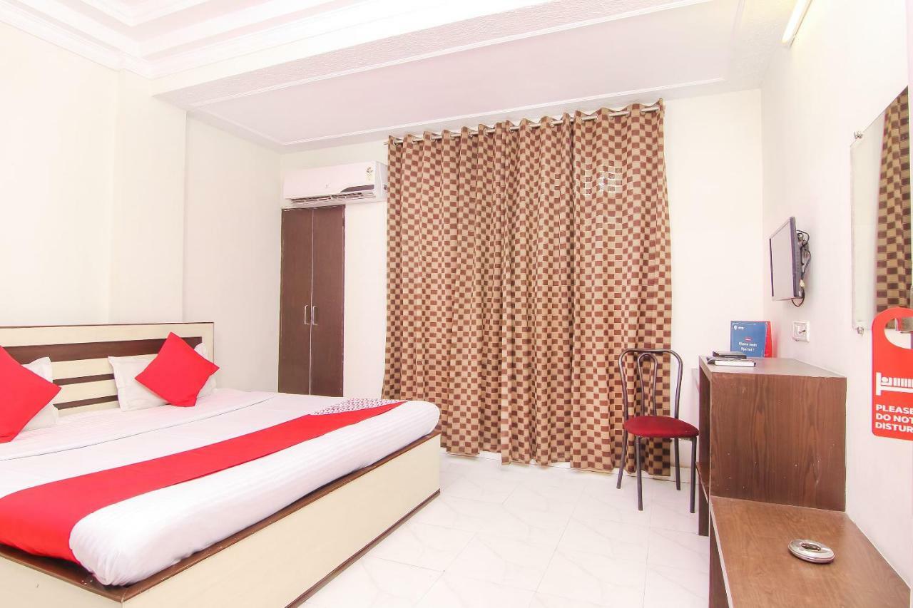 Oyo 14345 Hotel Panchsheel Bénarès Extérieur photo